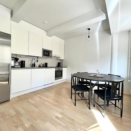 Modern Apartment With Private Terrace Helsinki Bagian luar foto