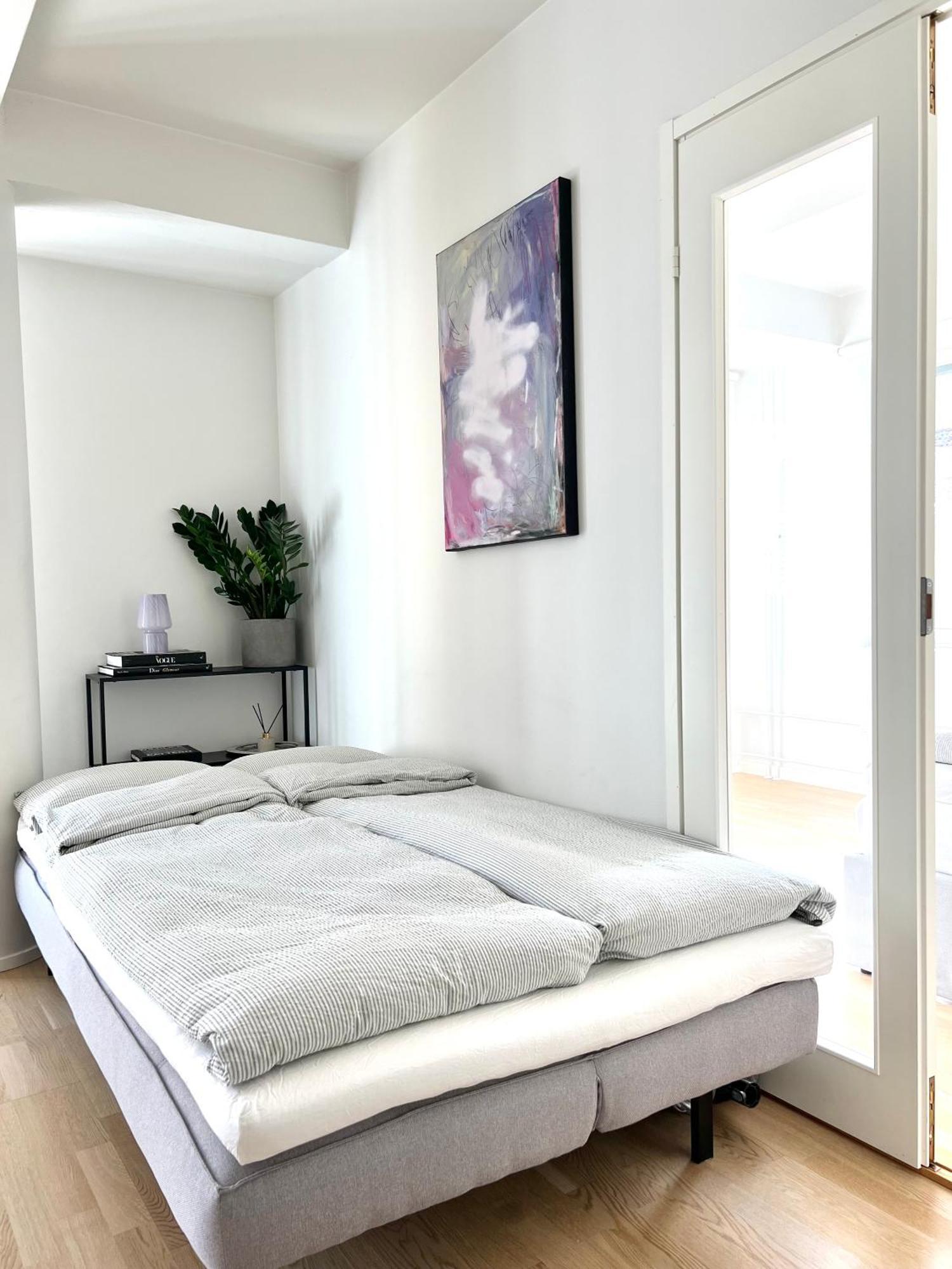 Modern Apartment With Private Terrace Helsinki Bagian luar foto