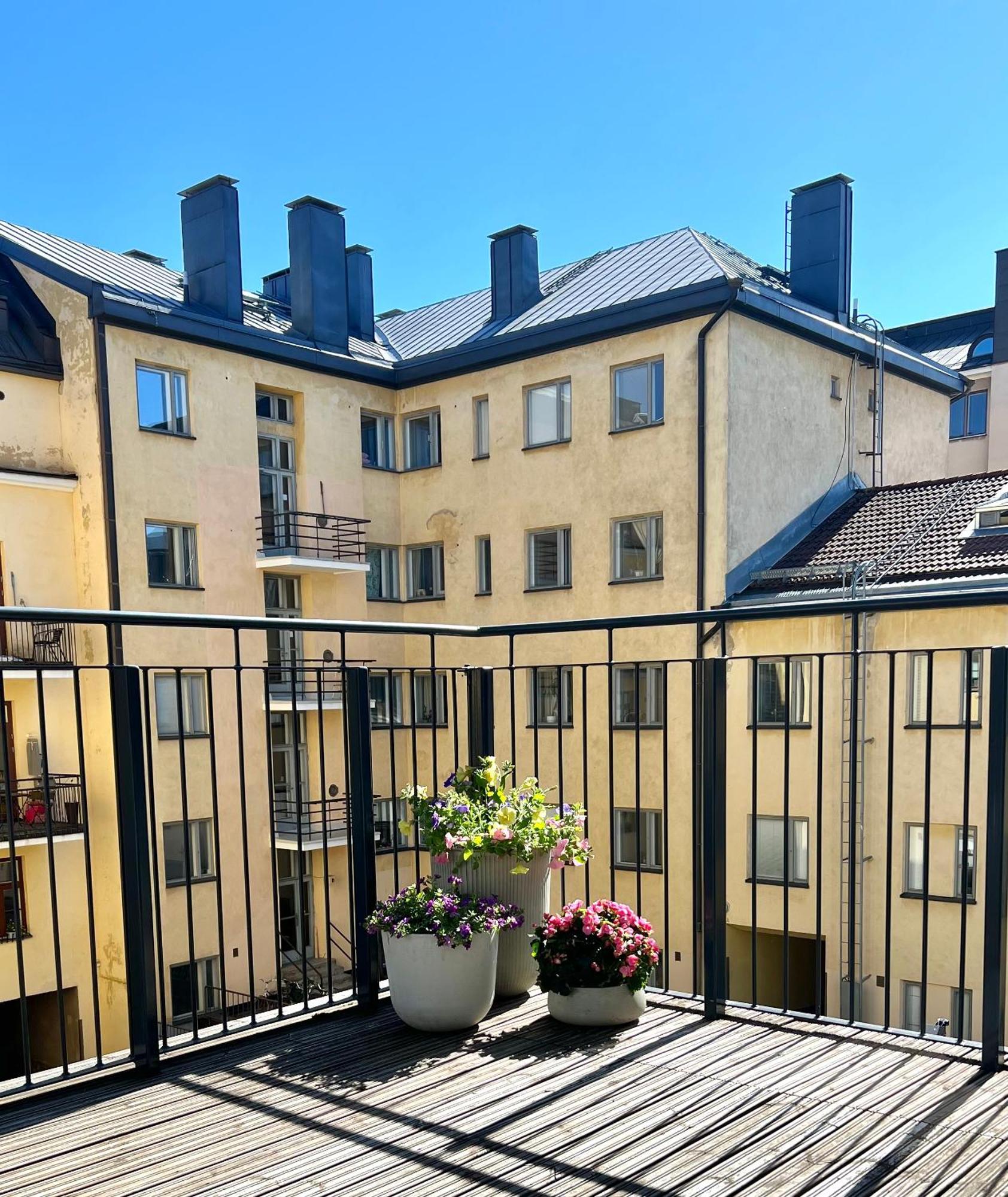 Modern Apartment With Private Terrace Helsinki Bagian luar foto