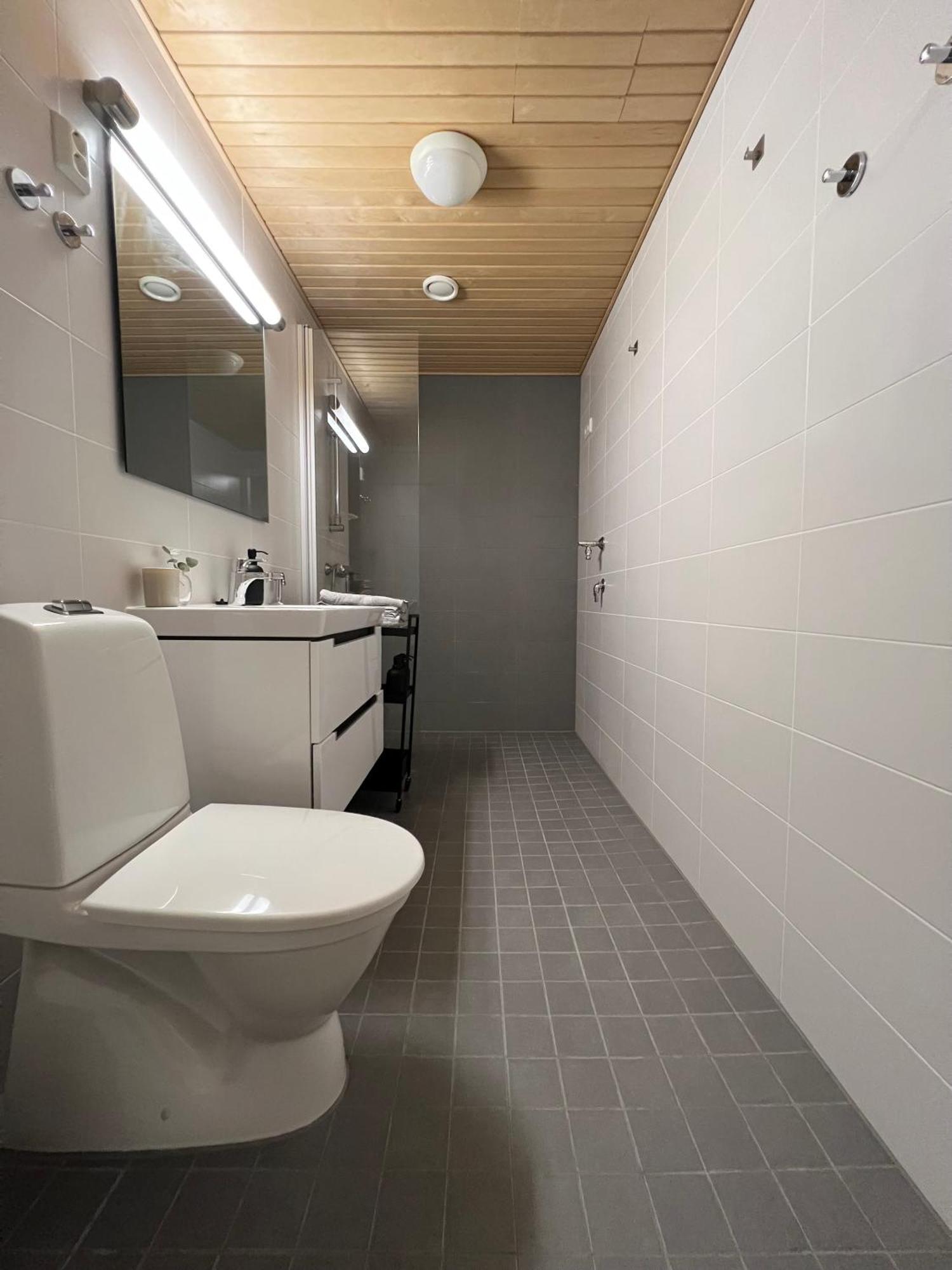Modern Apartment With Private Terrace Helsinki Bagian luar foto